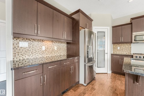13525 162A Avenue Nw, Edmonton, AB - Indoor Photo Showing Kitchen With Stainless Steel Kitchen