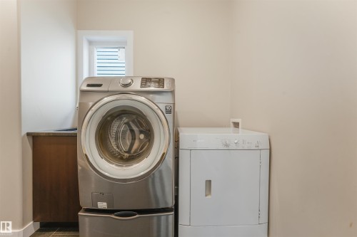 13525 162A Avenue Nw, Edmonton, AB - Indoor Photo Showing Laundry Room