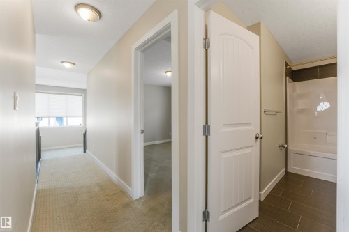 13525 162A Avenue Nw, Edmonton, AB - Indoor Photo Showing Other Room