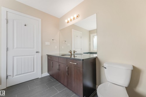 13525 162A Avenue Nw, Edmonton, AB - Indoor Photo Showing Bathroom