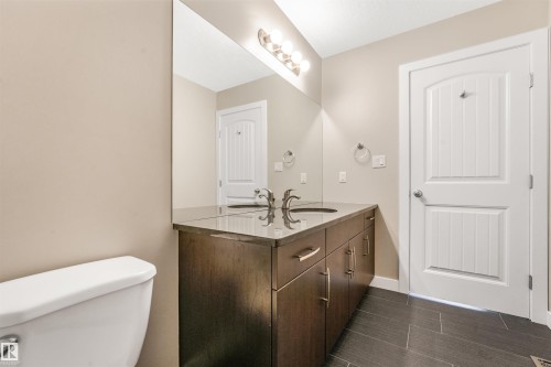 13525 162A Avenue Nw, Edmonton, AB - Indoor Photo Showing Bathroom