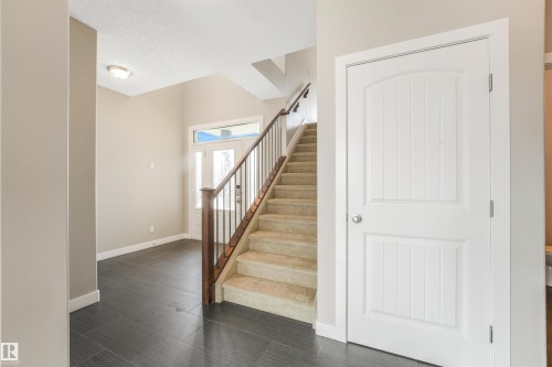 13525 162A Avenue Nw, Edmonton, AB - Indoor Photo Showing Other Room