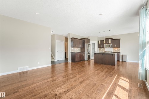 13525 162A Avenue Nw, Edmonton, AB - Indoor Photo Showing Kitchen