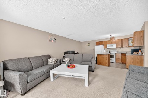 16311 95 Street Nw, Edmonton, AB - Indoor Photo Showing Living Room