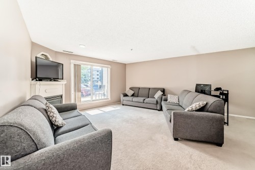 16311 95 Street Nw, Edmonton, AB - Indoor Photo Showing Living Room