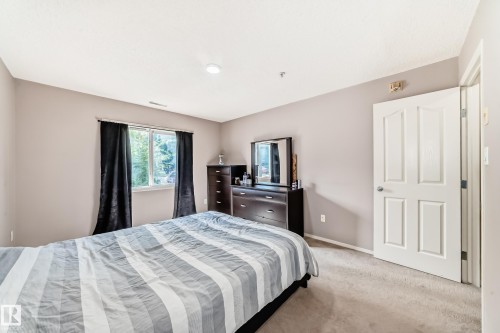 16311 95 Street Nw, Edmonton, AB - Indoor Photo Showing Bedroom