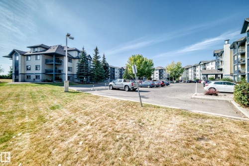 16311 95 Street Nw, Edmonton, AB - Outdoor