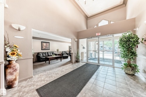 16311 95 Street Nw, Edmonton, AB - Indoor Photo Showing Other Room