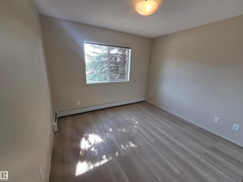 #223 1180 Hyndman Rd Nw, Edmonton, AB - Indoor Photo Showing Other Room