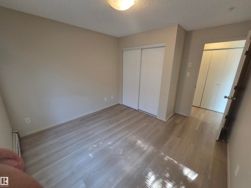 #223 1180 Hyndman Rd Nw, Edmonton, AB - Indoor Photo Showing Other Room