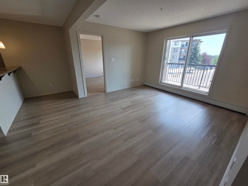 #223 1180 Hyndman Rd Nw, Edmonton, AB - Indoor Photo Showing Other Room