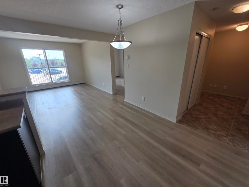 #223 1180 Hyndman Rd Nw, Edmonton, AB - Indoor Photo Showing Other Room