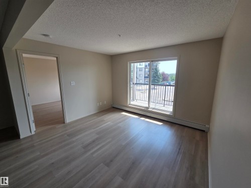#223 1180 Hyndman Rd Nw, Edmonton, AB - Indoor Photo Showing Other Room