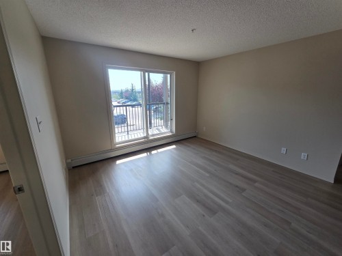 #223 1180 Hyndman Rd Nw, Edmonton, AB - Indoor Photo Showing Other Room