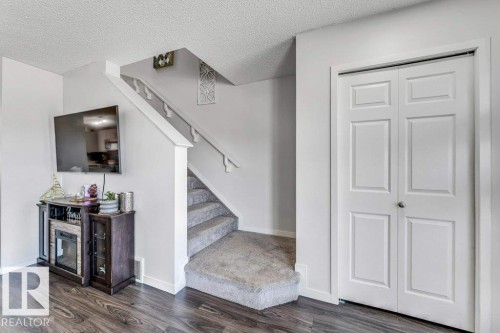 9445 Colak Lane Sw, Edmonton, AB - Indoor Photo Showing Other Room