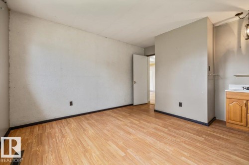 10415 98 Avenue, Fort Saskatchewan, AB - Indoor Photo Showing Other Room