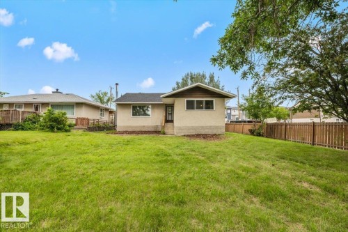 10415 98 Avenue, Fort Saskatchewan, AB - Outdoor