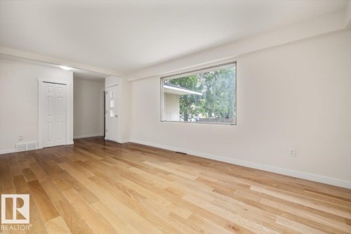 10415 98 Avenue, Fort Saskatchewan, AB - Indoor Photo Showing Other Room