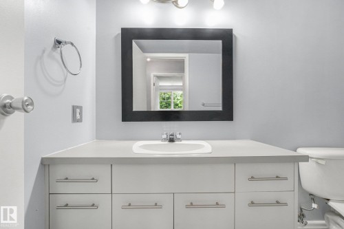 #302 9916 113 St Nw, Edmonton, AB - Indoor Photo Showing Bathroom