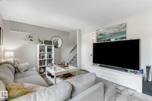 202 Spruce Glen, Spruce Grove, AB - Indoor Photo Showing Living Room
