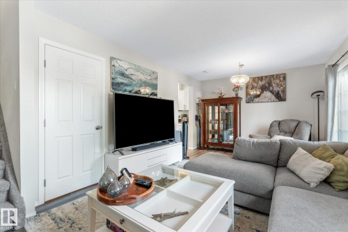 202 Spruce Glen, Spruce Grove, AB - Indoor Photo Showing Living Room