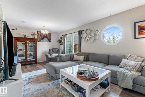 202 Spruce Glen, Spruce Grove, AB - Indoor Photo Showing Living Room