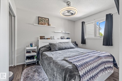 202 Spruce Glen, Spruce Grove, AB - Indoor Photo Showing Bedroom