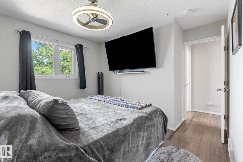 202 Spruce Glen, Spruce Grove, AB - Indoor Photo Showing Bedroom