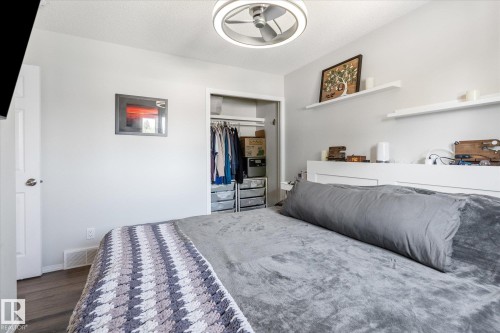 202 Spruce Glen, Spruce Grove, AB - Indoor Photo Showing Bedroom