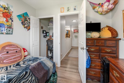 202 Spruce Glen, Spruce Grove, AB - Indoor Photo Showing Bedroom