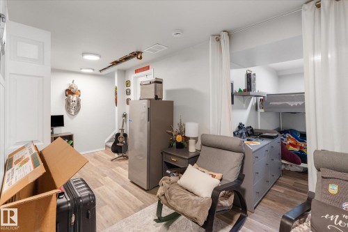 202 Spruce Glen, Spruce Grove, AB - Indoor
