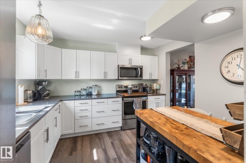 202 Spruce Glen, Spruce Grove, AB - Indoor Photo Showing Kitchen