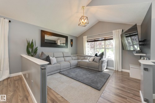 7904 13 Avenue Sw, Edmonton, AB - Indoor Photo Showing Living Room