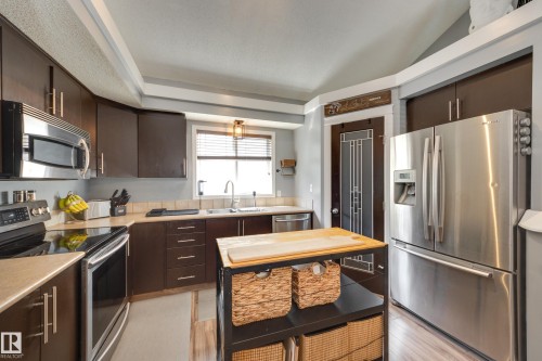 7904 13 Avenue Sw, Edmonton, AB - Indoor Photo Showing Kitchen