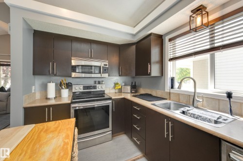 7904 13 Avenue Sw, Edmonton, AB - Indoor Photo Showing Kitchen With Upgraded Kitchen