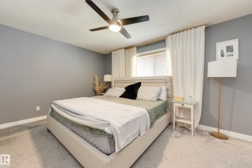 7904 13 Avenue Sw, Edmonton, AB - Indoor Photo Showing Bedroom