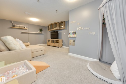 7904 13 Avenue Sw, Edmonton, AB - Indoor