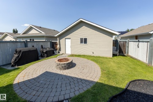 7904 13 Avenue Sw, Edmonton, AB - Outdoor
