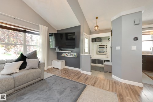 7904 13 Avenue Sw, Edmonton, AB - Indoor Photo Showing Living Room