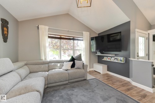 7904 13 Avenue Sw, Edmonton, AB - Indoor Photo Showing Living Room