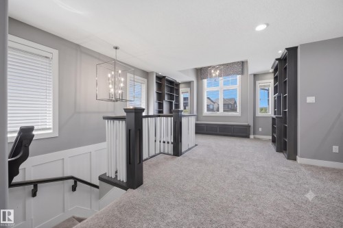 1305 Hainstock Way Sw, Edmonton, AB - Indoor