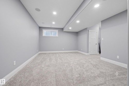 1305 Hainstock Way Sw, Edmonton, AB - Indoor