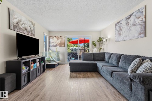 79 Greystone Drive, Spruce Grove, AB - Indoor Photo Showing Living Room