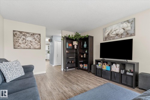 79 Greystone Drive, Spruce Grove, AB - Indoor Photo Showing Living Room