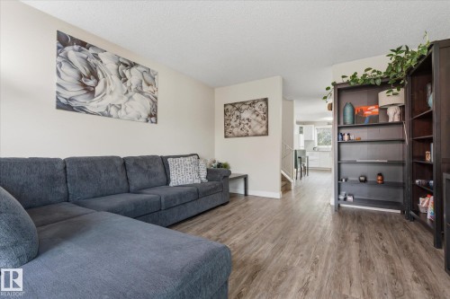 79 Greystone Drive, Spruce Grove, AB - Indoor Photo Showing Living Room