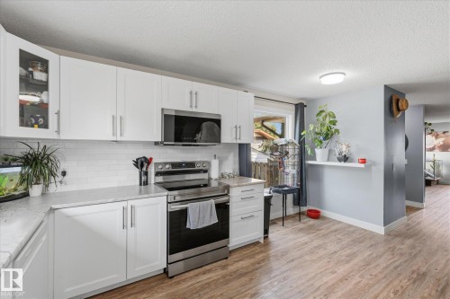 79 Greystone Drive, Spruce Grove, AB - Indoor Photo Showing Kitchen