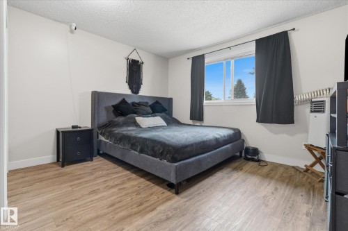 79 Greystone Drive, Spruce Grove, AB - Indoor Photo Showing Bedroom