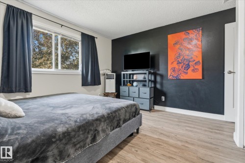 79 Greystone Drive, Spruce Grove, AB - Indoor Photo Showing Bedroom