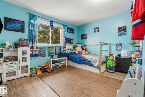 79 Greystone Drive, Spruce Grove, AB - Indoor Photo Showing Bedroom