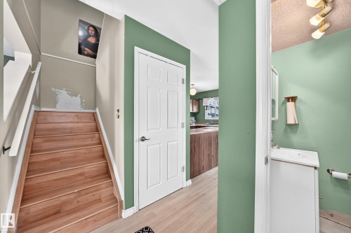 14029 30 Street Nw, Edmonton, AB - Indoor